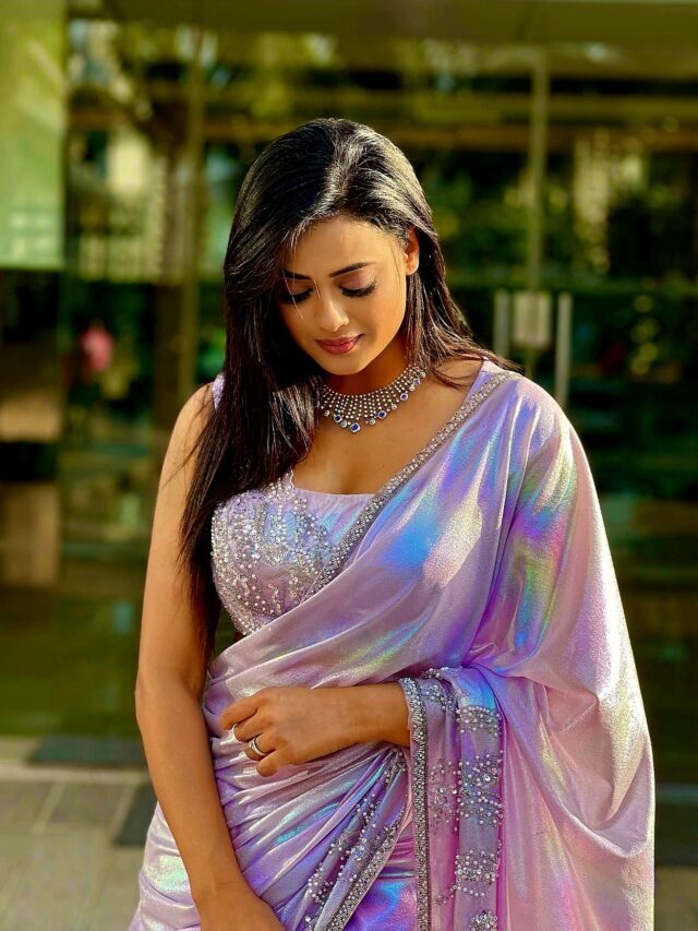 shweta tiwari: अभिनेत्री श्वेता तिवारीचा साडीमधील हॉट अंदाज